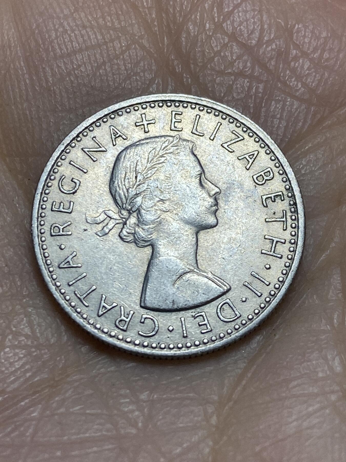 2025年第一百二十三场(总第一百四十九场）外国好品散币(免佣金) 英国🇬🇧1965年6便士(伊丽莎白二世青年桂冠第二版)