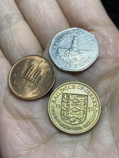 2025年第一百二十三场(总第一百四十九场）外国好品散币(免佣金) - 好品散币3枚：英属泽西岛🇯🇪1957年1/4先令，英属泽西岛🇯🇪2012年20便士，英国🇬🇧1981年1新便士，