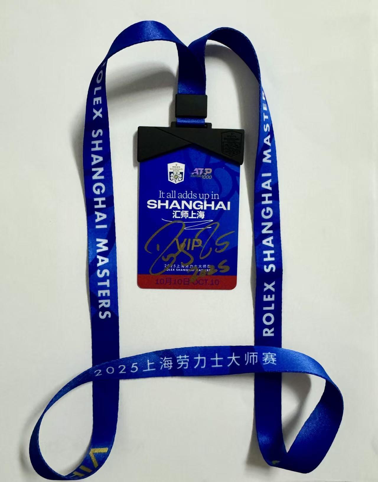 零元拍：网球天王罗杰-费德勒亲签2025上海劳力士网球大师赛“费德勒挚友挚友”合影VIP胸卡！