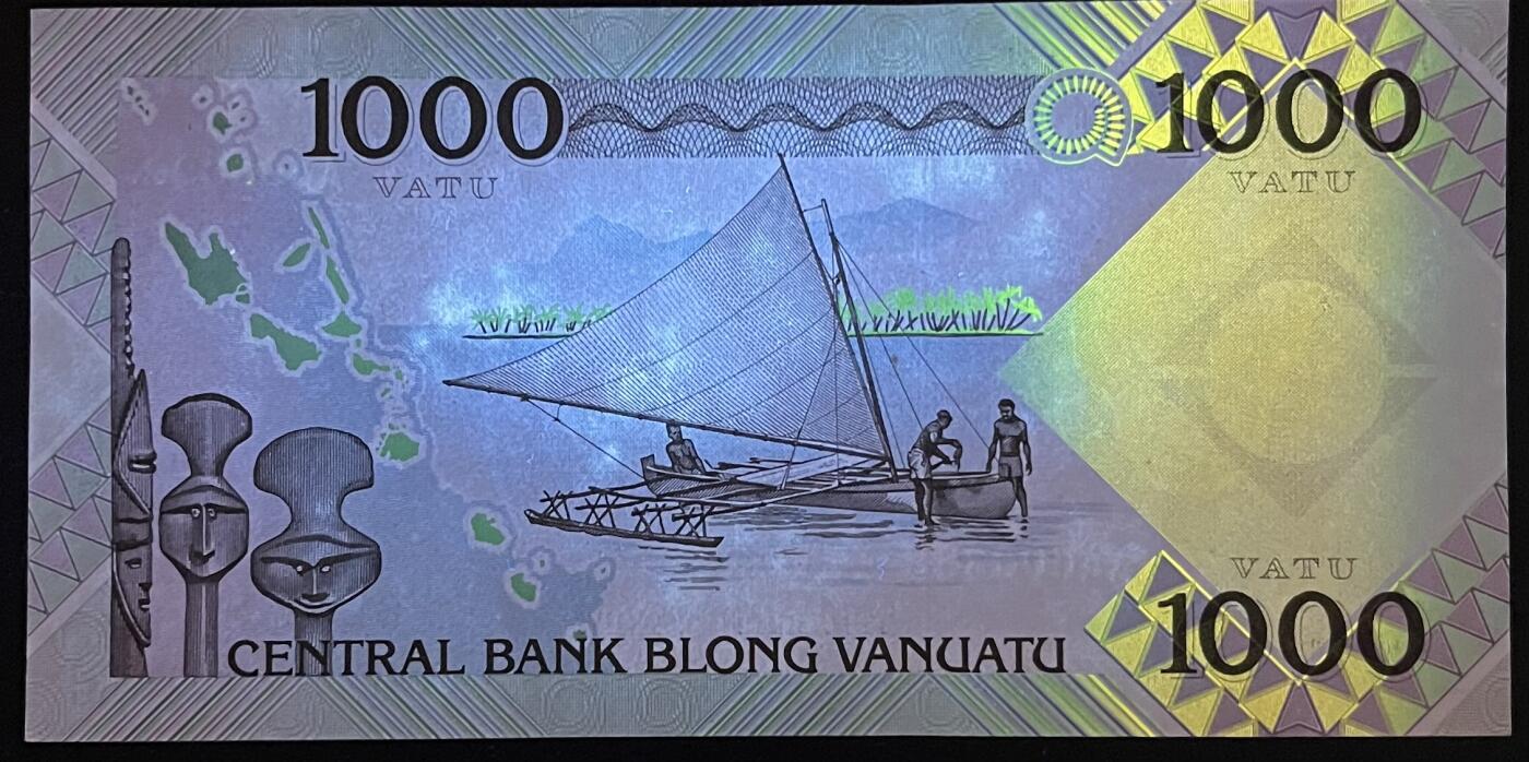 小福收藏拍卖第197期 裸钞场 本期有多张豹子号靓号 百慕大03年50元纪念钞百位号 马来亚和英属婆罗洲开国第一张纸币大冠女王 马来亚 41年1元英王乔六 法属太平洋10000法郎 捷克1000克朗纪念钞千位号  卢森堡 1000法郎  萨尔瓦多样钞 匈牙利 法罗群岛 危地马拉等多国精美纸币 瓦努阿图 1982年 1000瓦图 P3 首签名首发 不是后期便宜版本 AA冠 无47 数3 3位小号 紫外有潮 unc