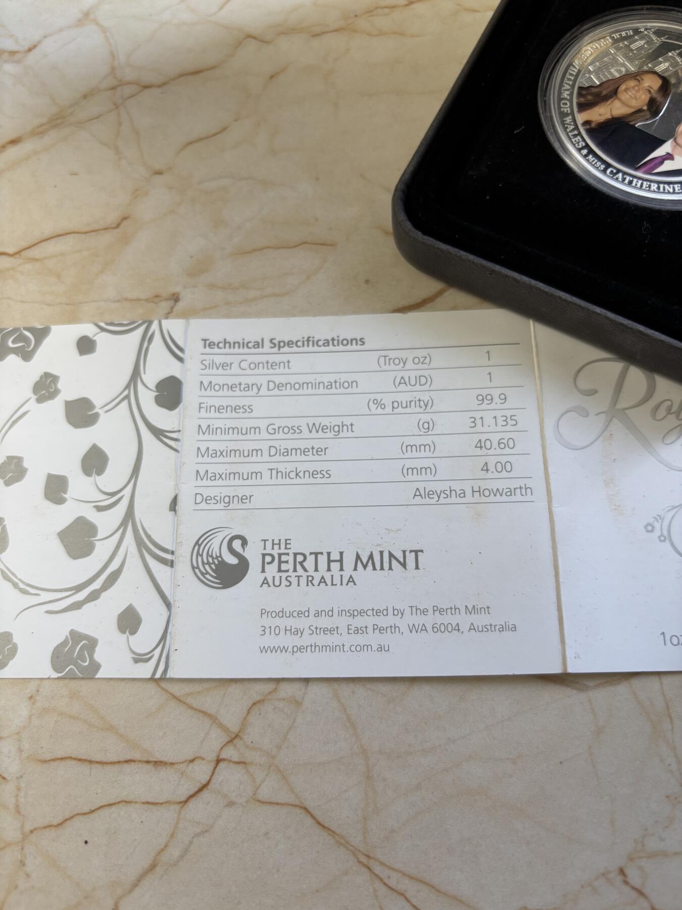 第181期拍卖 澳大利亚2011年皇室婚礼威廉王子结婚精制纪念银币,999银，1盎司，直径40毫米