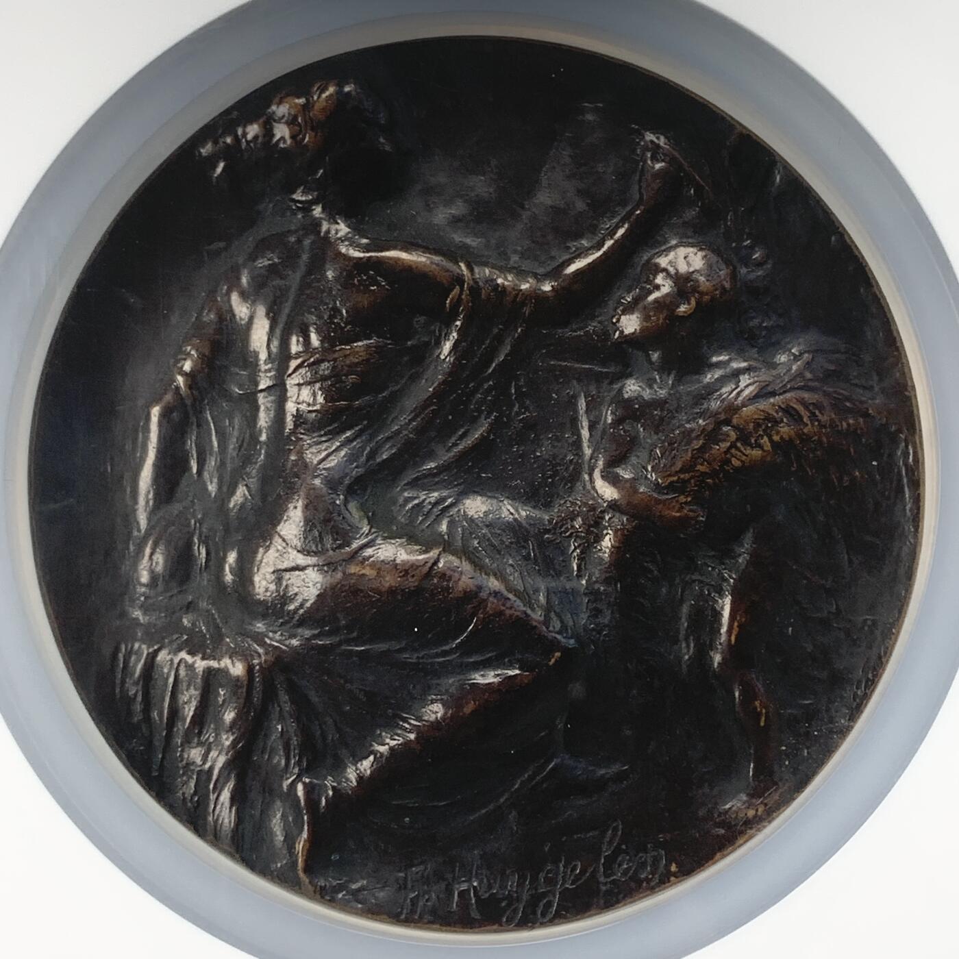 掌中浮雕-藏着的欧洲第040场 NGC MS62 : 1918年一战比属刚果纪念铜章，88mm，超级加厚盒子，连盒共重904.6克 ,（末图与普通加大盒子对比图）