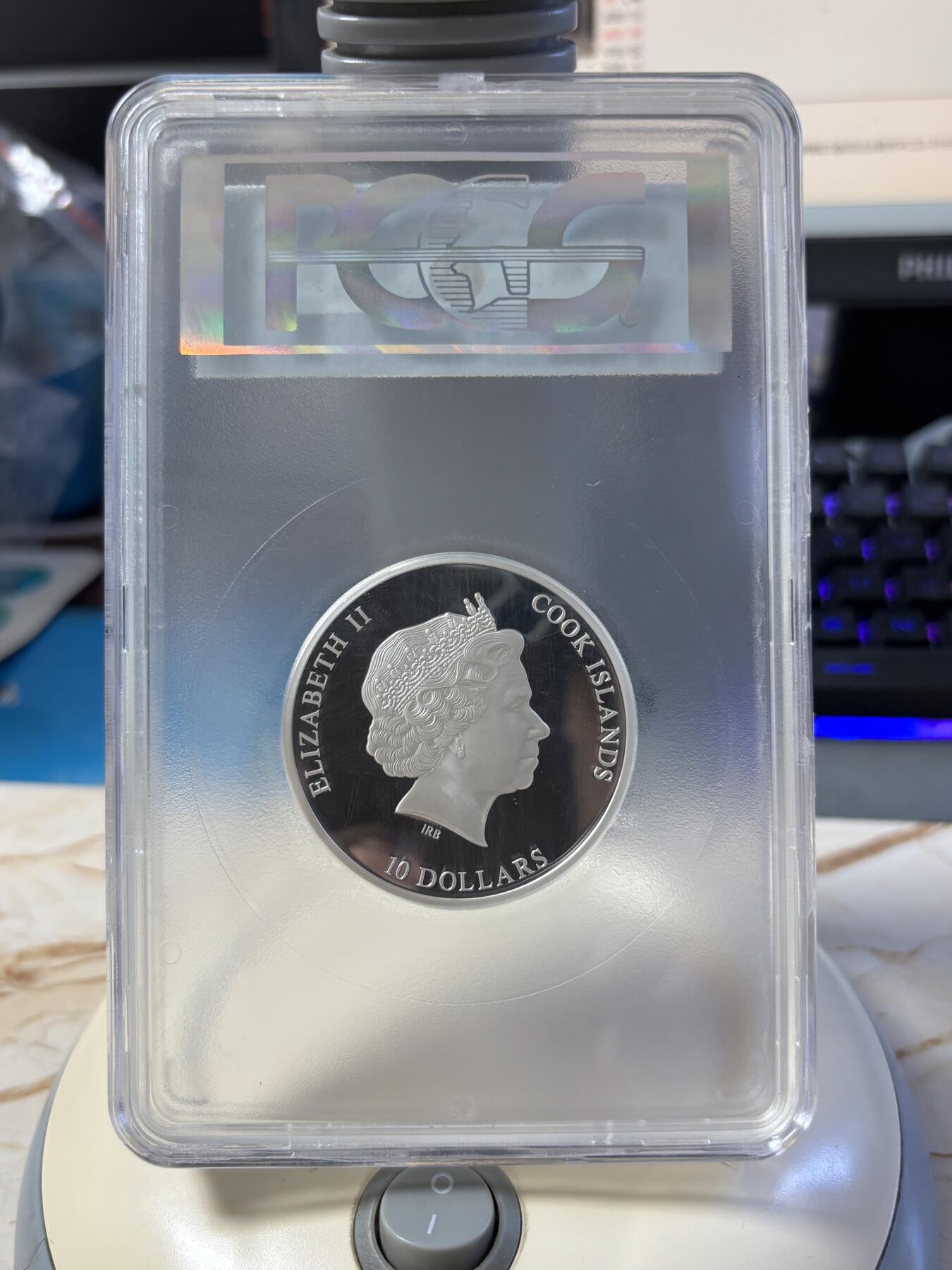 第181期拍卖 库克2016年人类里程碑镶微型迷宫纪念银币PCGS-PR69，999银，50克，发行量999枚，评级盒有裂痕