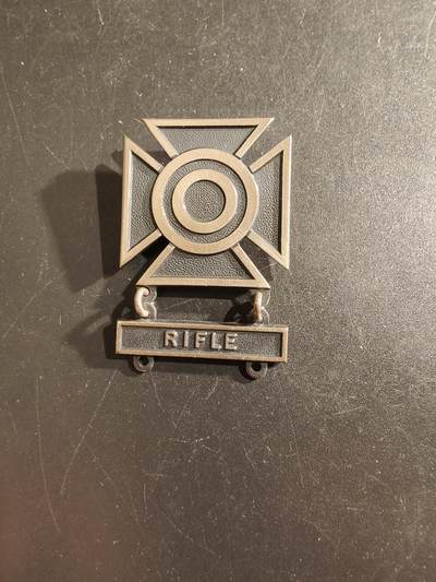 老王徽章第161期 - 美国陆军神射手资格章    二战时期    925银     步枪勋条    10.7g