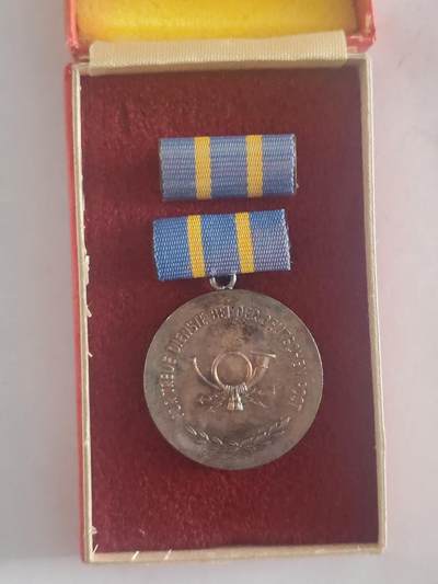 韵星假日拍卖第三十期 -- Rimey Holidays Auction 30 - 民主德国银级邮政忠诚服务奖章 带原盒略