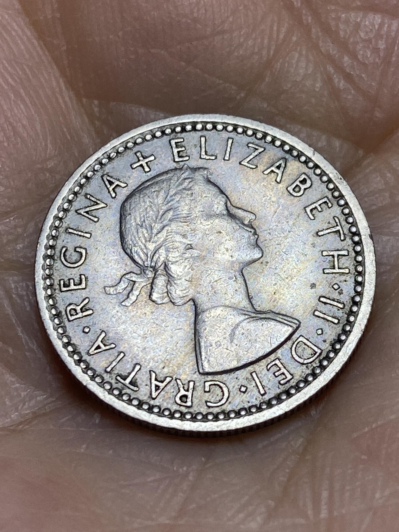 2025年第一百二十二场(总第一百四十八场）外国好品散币(免佣金) 英国🇬🇧1959年6便士(伊丽莎白二世青年桂冠第二版)