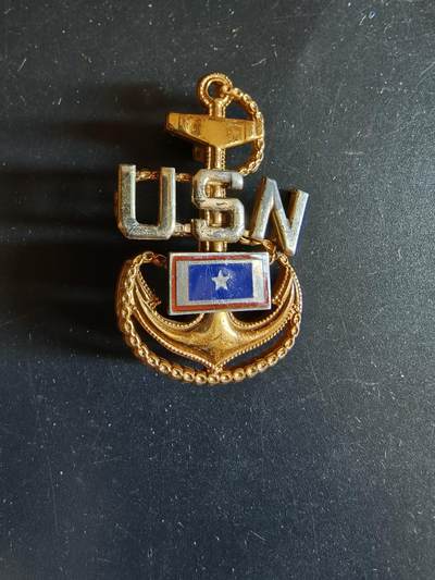 老王徽章第161期 - 美国海军士官长证章定制版     925银镀金     二战时期横针版     1.75英寸大尺寸      10.9g