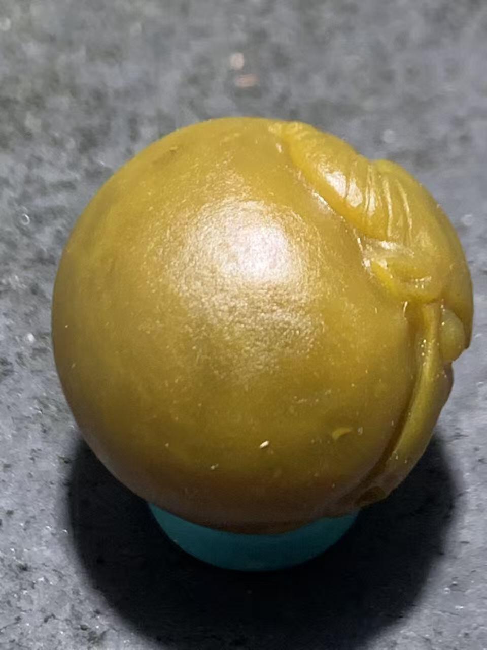 精美亚光高玉化冻料战国红玛瑙手工俏色巧雕牛头圆珠一个