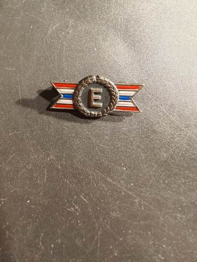 老王徽章第161期 - 美国二战时期陆军-海军生产卓越证章     925银质珐琅     1.4g