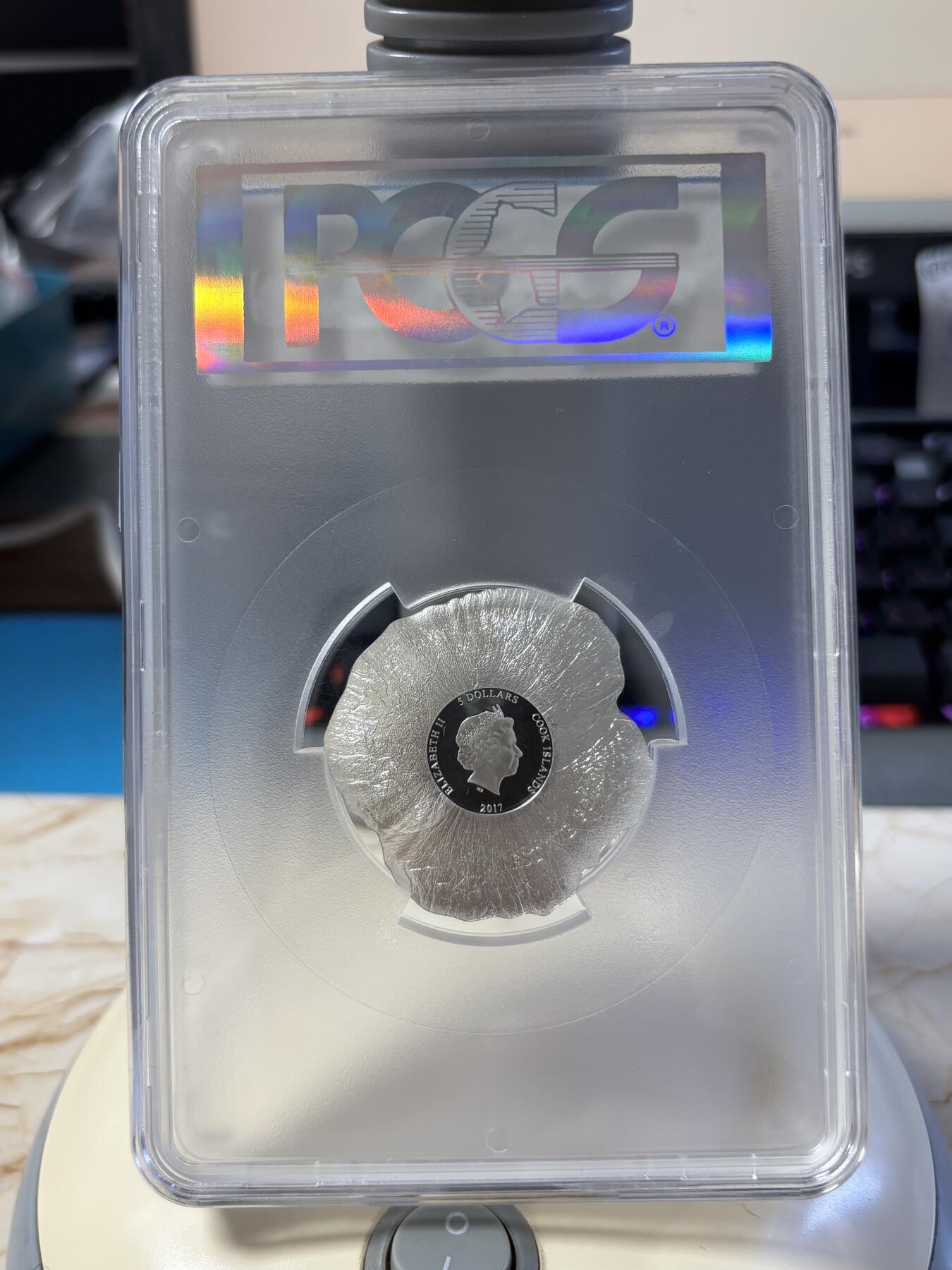 第181期拍卖 库克2017年二战记忆罂粟花形彩银币PCGS-PL70首日带证书，999银，发行2500枚