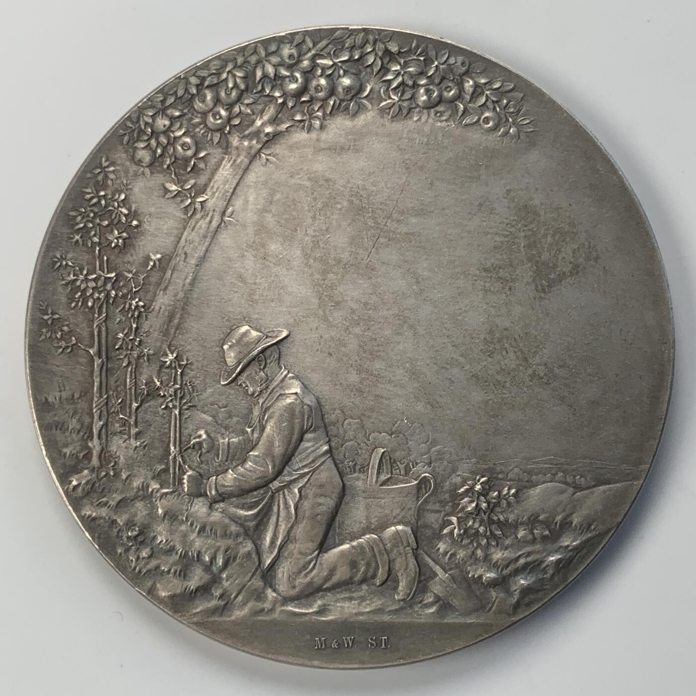 掌中浮雕-藏着的欧洲第041场 1899年德国宗教镀银铜章， Dürrich雕刻，60mm，85g，奇怪的是同款银章只有70克，我没有经手过，唯一解释就是银章比较薄