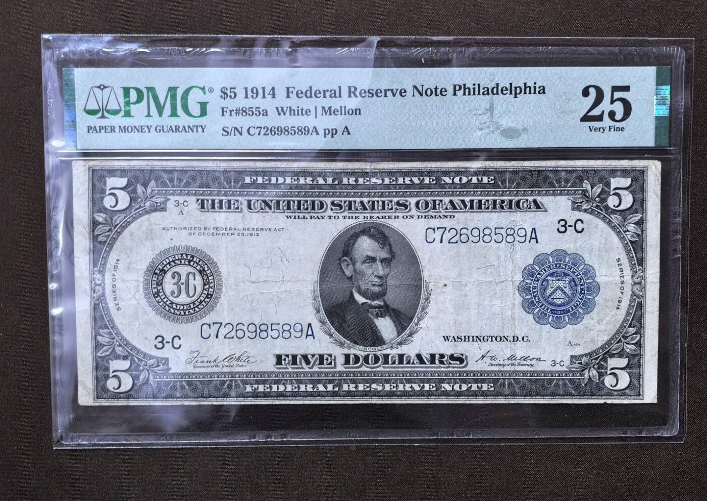 北京马甸外国币专卖第146期，外国纸币币专场，陆续上拍，欢迎关注 大幅篮库印1941年美国5美元联邦储备券（费城）。PMG评级25分。