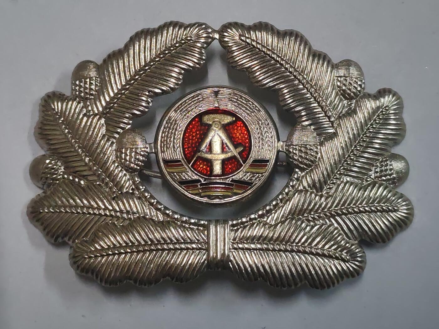 韵星假日拍卖第三十期 -- Rimey Holidays Auction 30 民主德国军官帽徽