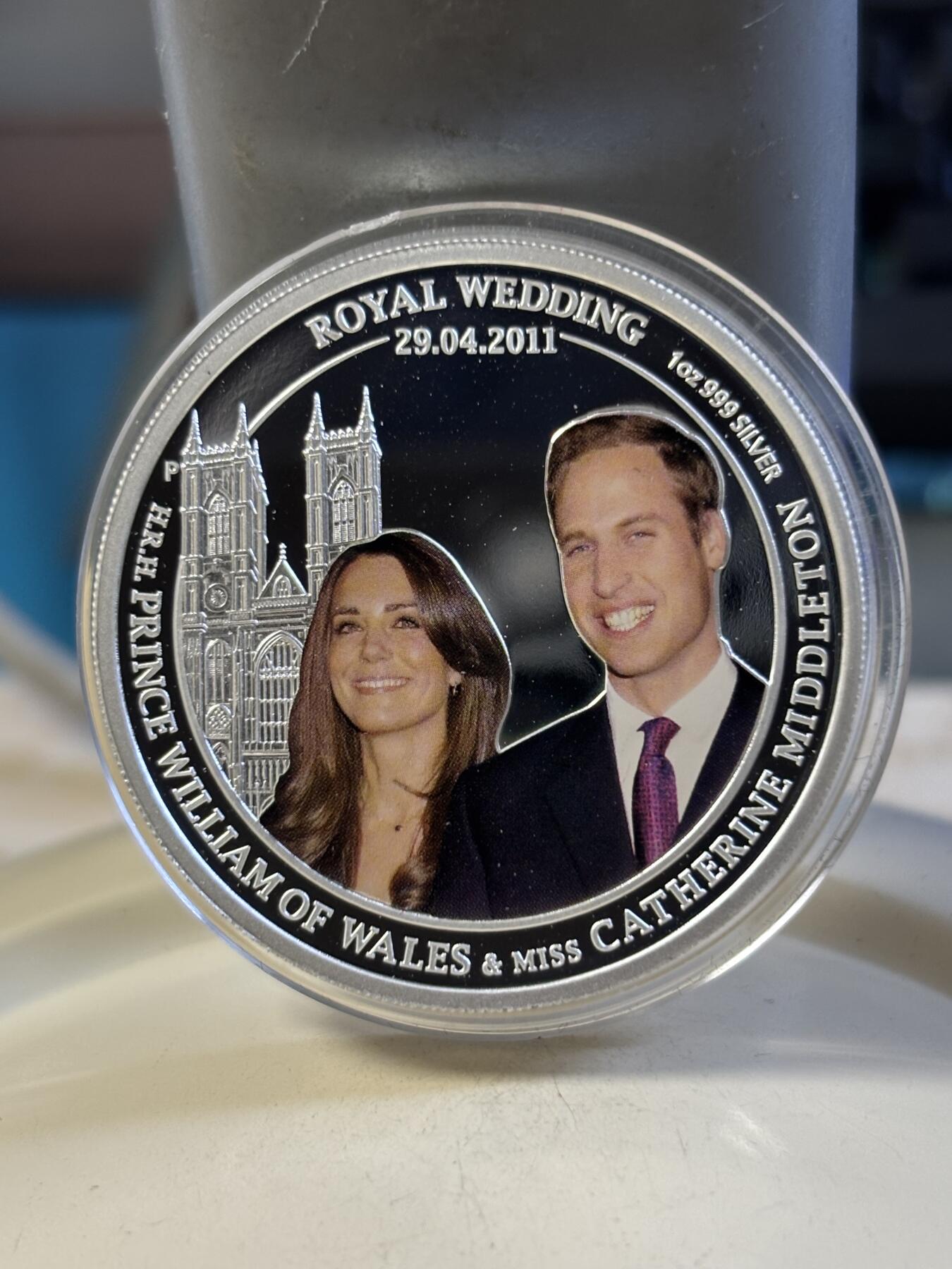 第181期拍卖 澳大利亚2011年皇室婚礼威廉王子结婚精制纪念银币,999银，1盎司，直径40毫米