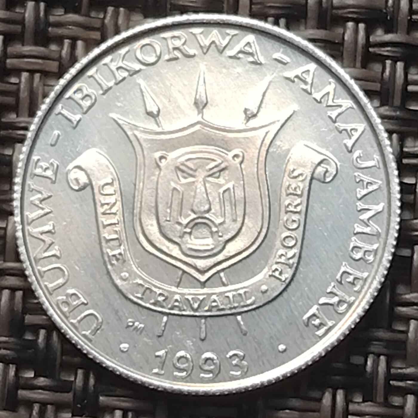 布加迪🐬～世界钱币(上海)🌾第 257 期 /  各国套币和散币