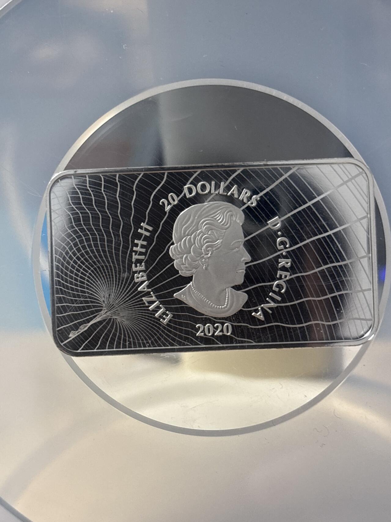 第181期拍卖 加拿大2020年UFO克拉伦维尔事件夜光纪念银币NGC-PF70首无盒证书,9999银，发行量5000枚