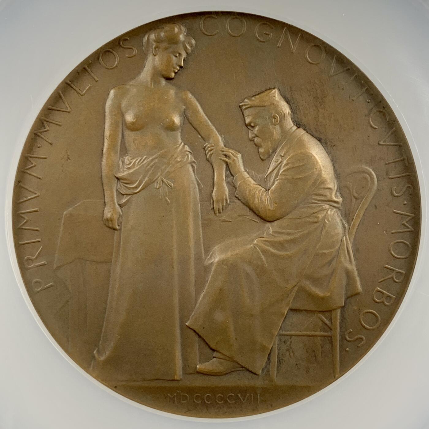 掌中浮雕-藏着的欧洲第040场 NGC MS63 : 1907年法国医学教授亨利.哈洛普纪念铜章，68mm，大师沙普兰（J.C.Chaplain）经典作品