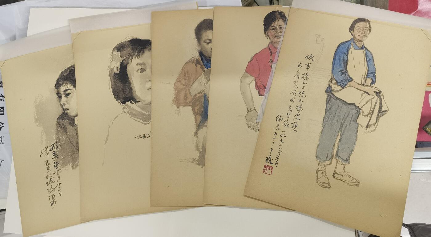 段伟君五十年代人物画稿5张八开大小