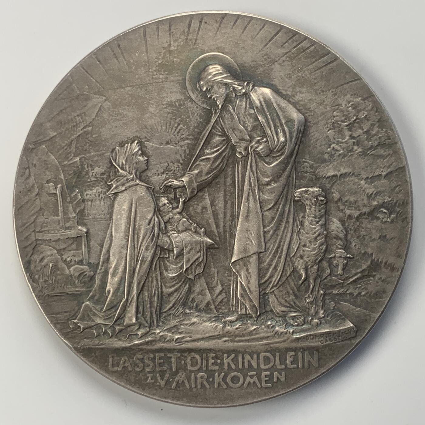 掌中浮雕-藏着的欧洲第041场 1899年德国宗教镀银铜章， Dürrich雕刻，60mm，85g，奇怪的是同款银章只有70克，我没有经手过，唯一解释就是银章比较薄