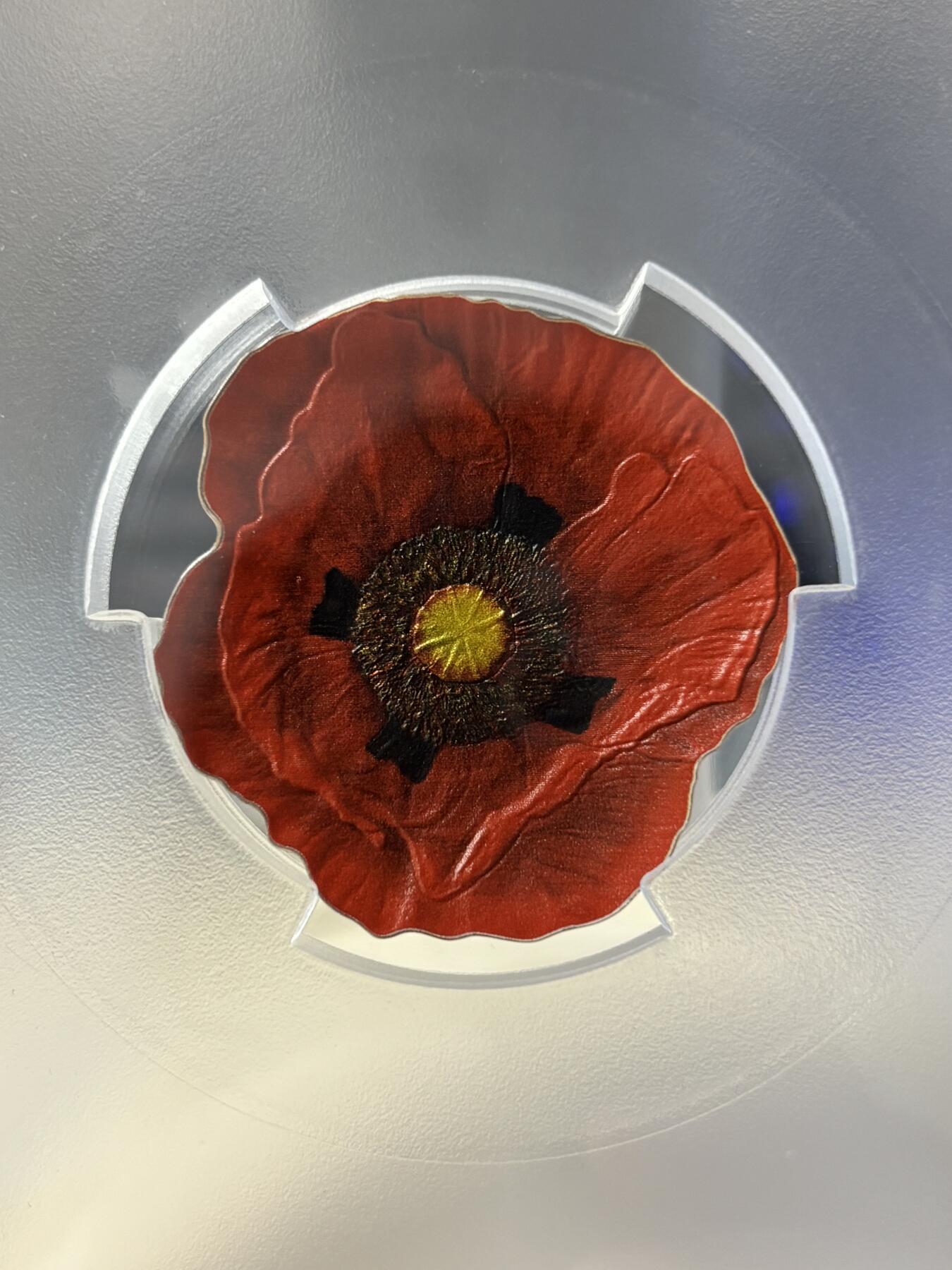 第181期拍卖 库克2017年二战记忆罂粟花形彩银币PCGS-PL70首日带证书，999银，发行2500枚