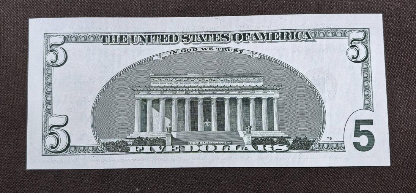 北京马甸外国币专卖第146期，外国纸币币专场，陆续上拍，欢迎关注 2003年版美国5美元纸币补号全新