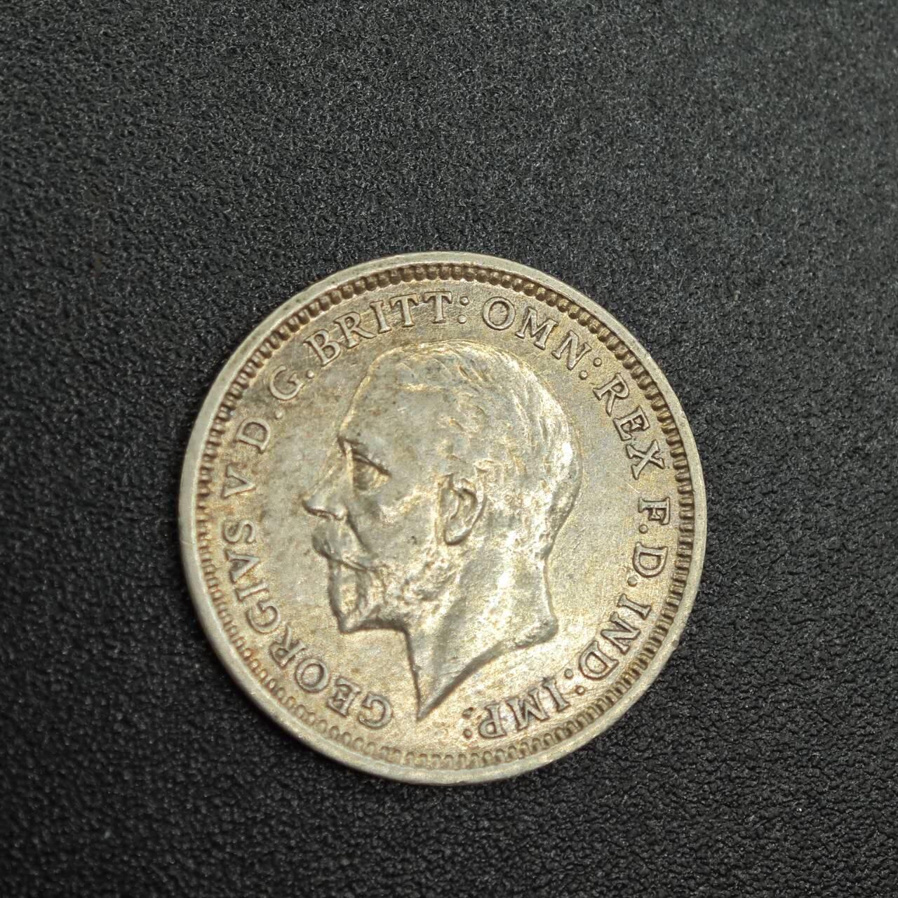 【淘币小摊】实时拍第七百八十八拍   散币小银币场   满百包邮可预留二周 每周一统一发货   英国1933年乔治五世3便士银币