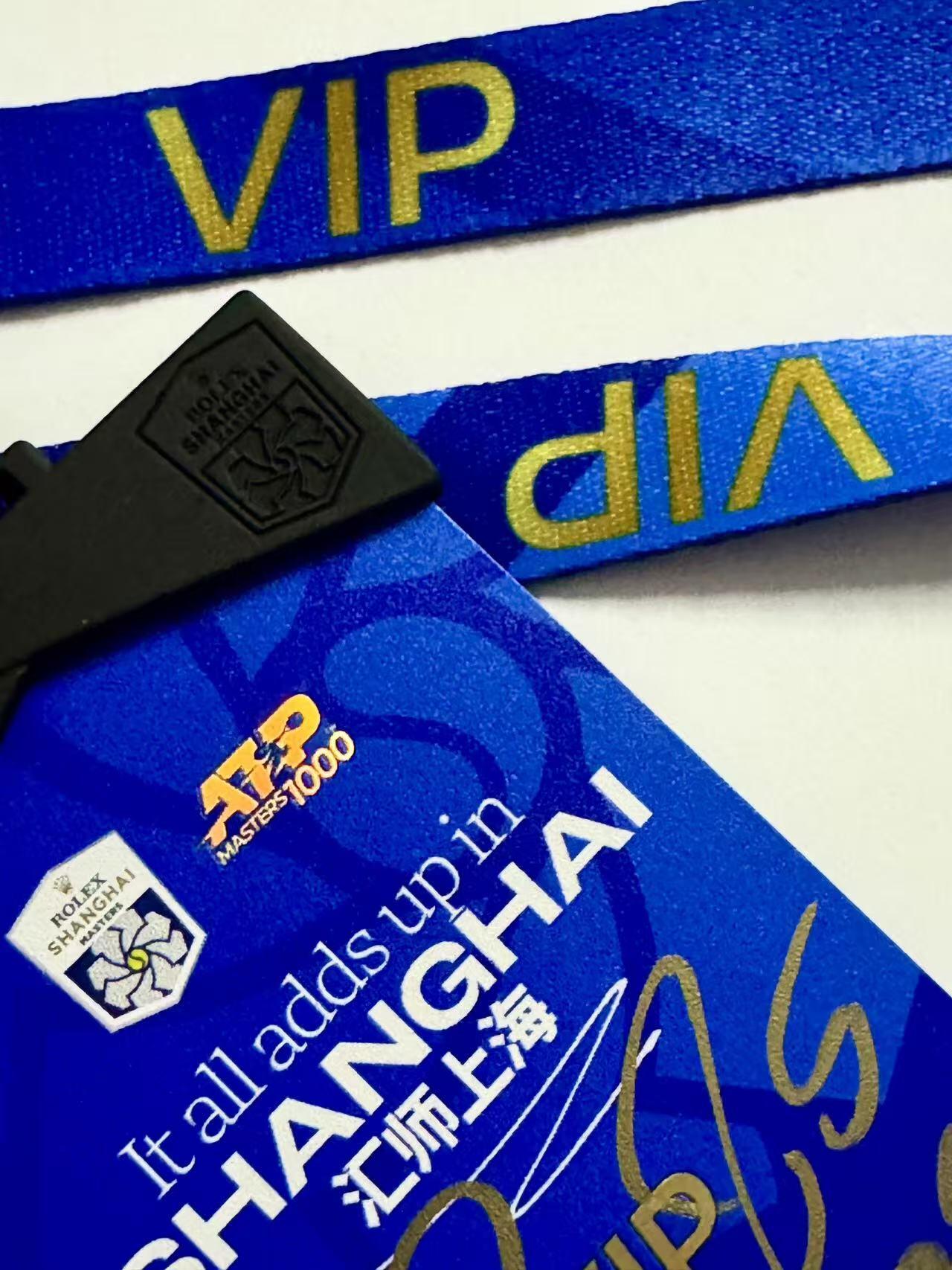 零元拍：网球天王罗杰-费德勒亲签2025上海劳力士网球大师赛“费德勒挚友挚友”合影VIP胸卡！