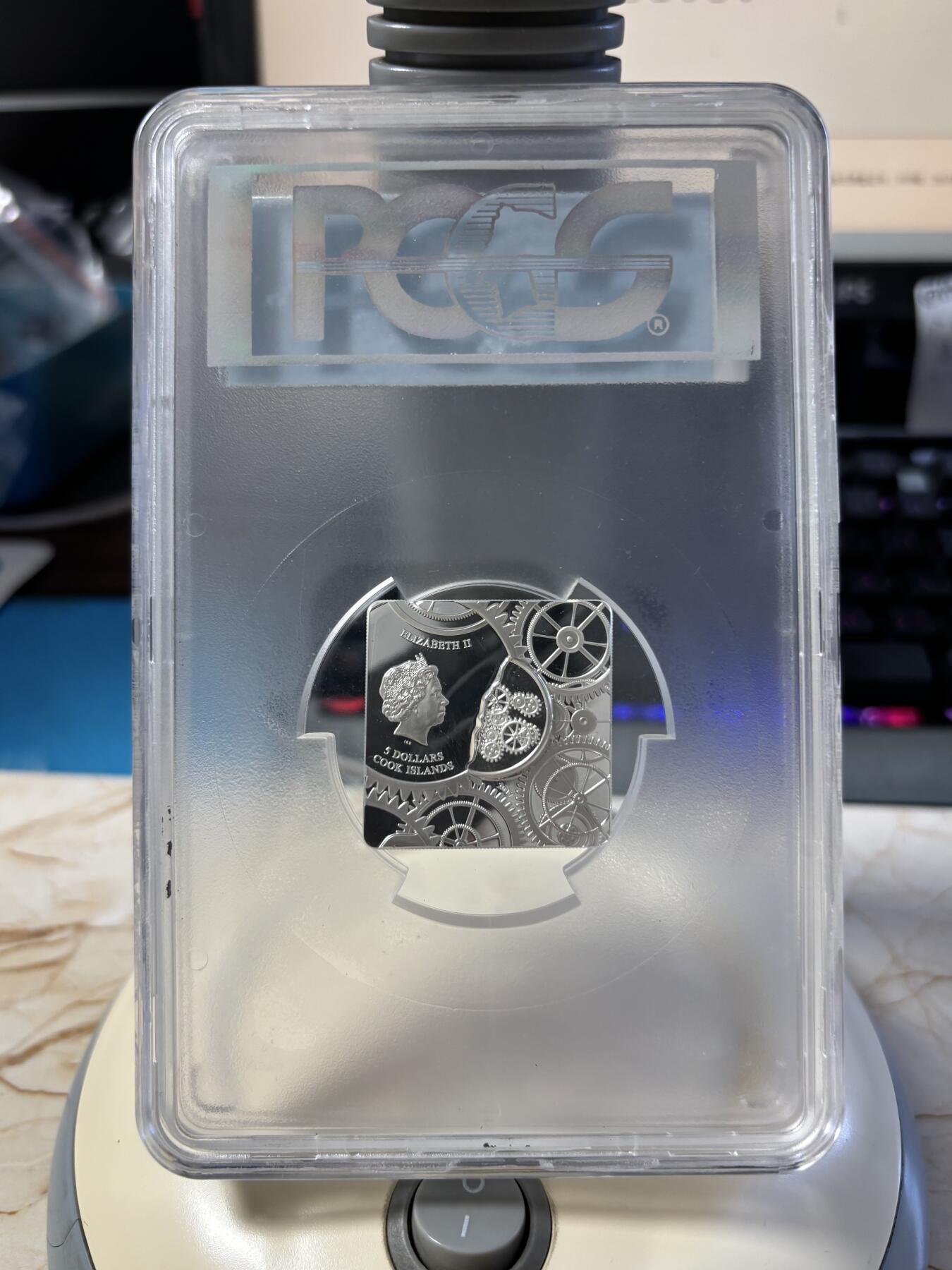 第181期拍卖 库克2017年时间胶囊时间舱曲面银币PCGS-PR70无原盒证书，999银，发行1500枚