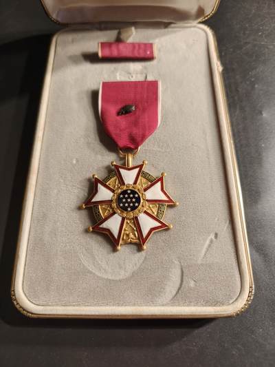 老王徽章第161期 - 美国骑士级功绩军团勋章    原盒带略     一颗铜棕榈勋饰