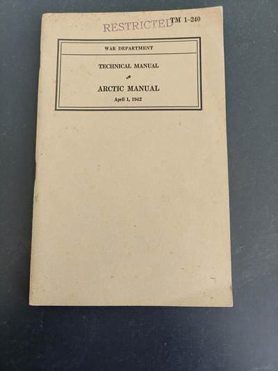 老王徽章第161期 - 美国战争部“北极手册”技术手册     1942年出版     供美国海陆军航空兵和地勤人员培训使用      74页     内容丰富     限制级别 