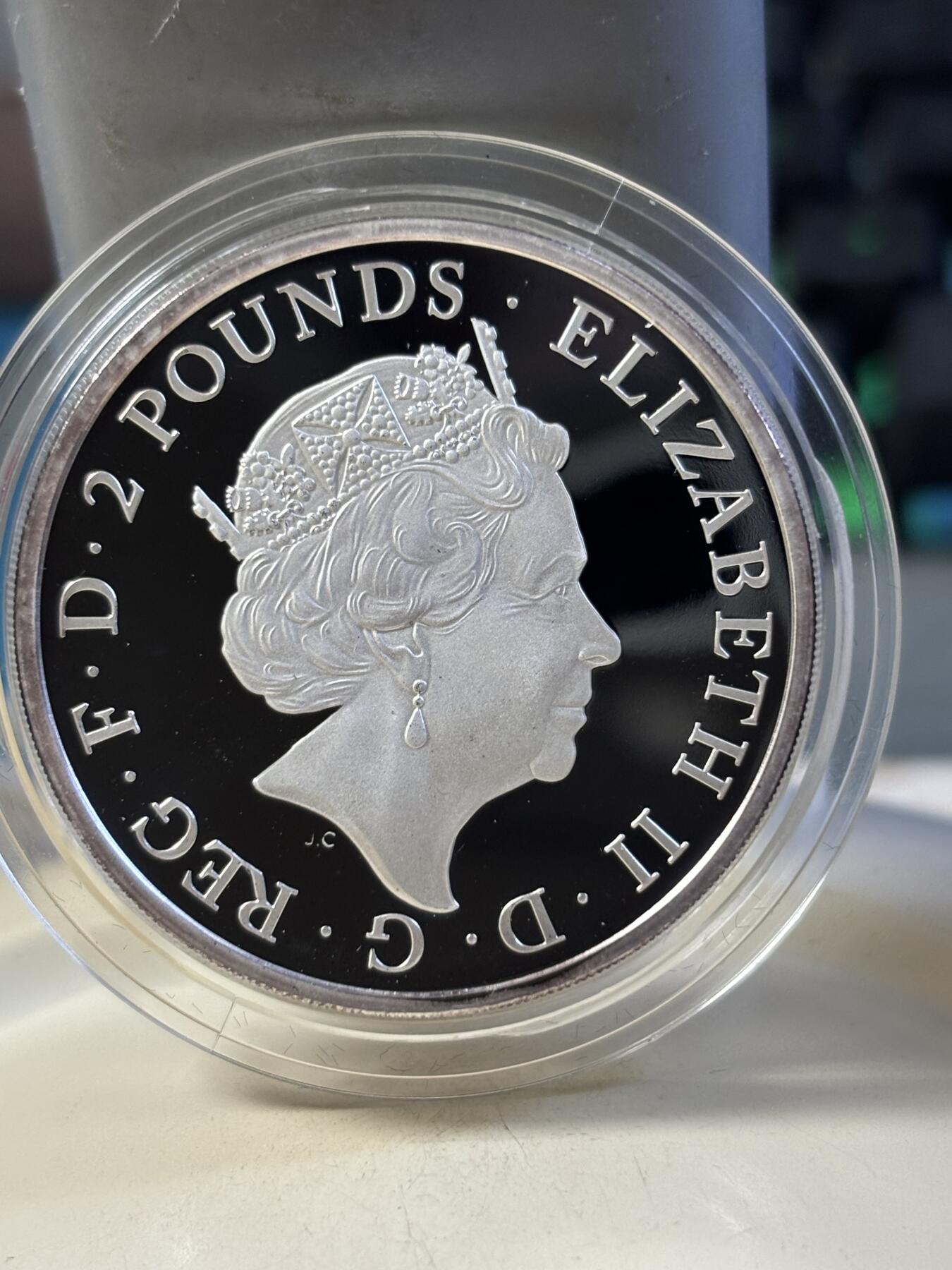 第181期拍卖 英国2016年中国生肖系列猴年纪念银币，999银，31.21克，发行量5888枚，有氧化