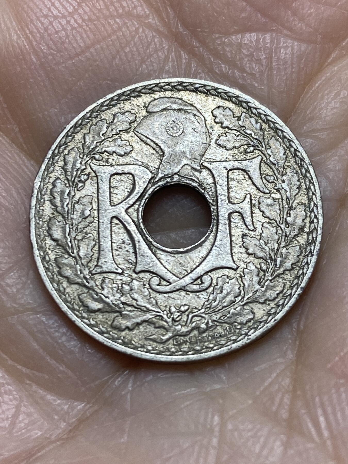 2025年第一百二十二场(总第一百四十八场）外国好品散币(免佣金) 法兰西第三共和国1939年10分(厚1. 4mm，Thin flan薄版)