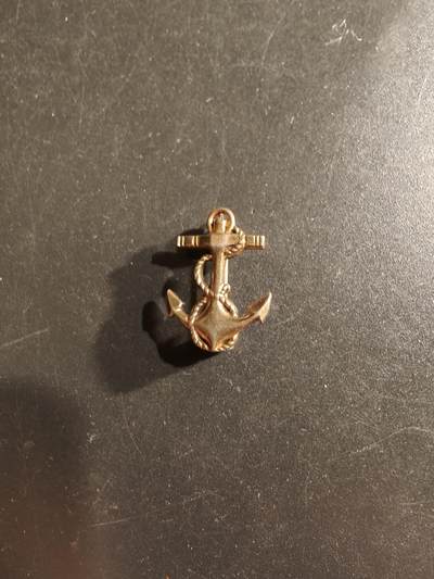 老王徽章第161期 - 美国海军二战船锚配饰    925银镀金    横针版     1.6g