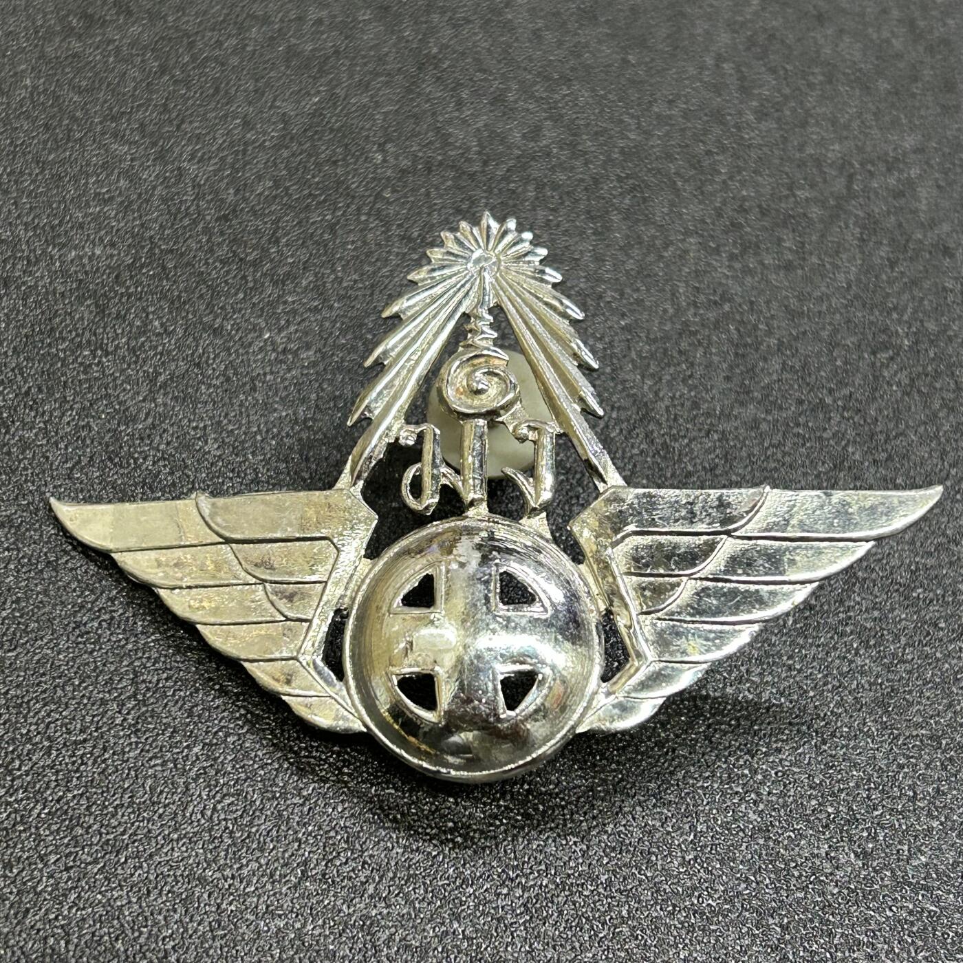 西秦中古拍卖第六十四期 泰国早期红十字会大帽徽