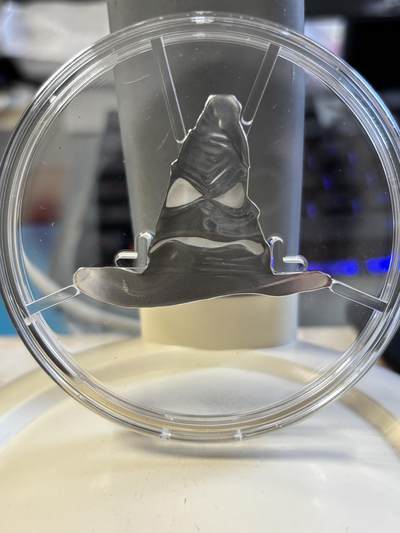 第181期拍卖 - 法国2022年哈利波特系列分院帽异形精制纪念银币，925银，发行5000枚，22.2克，铁盒有凹进去