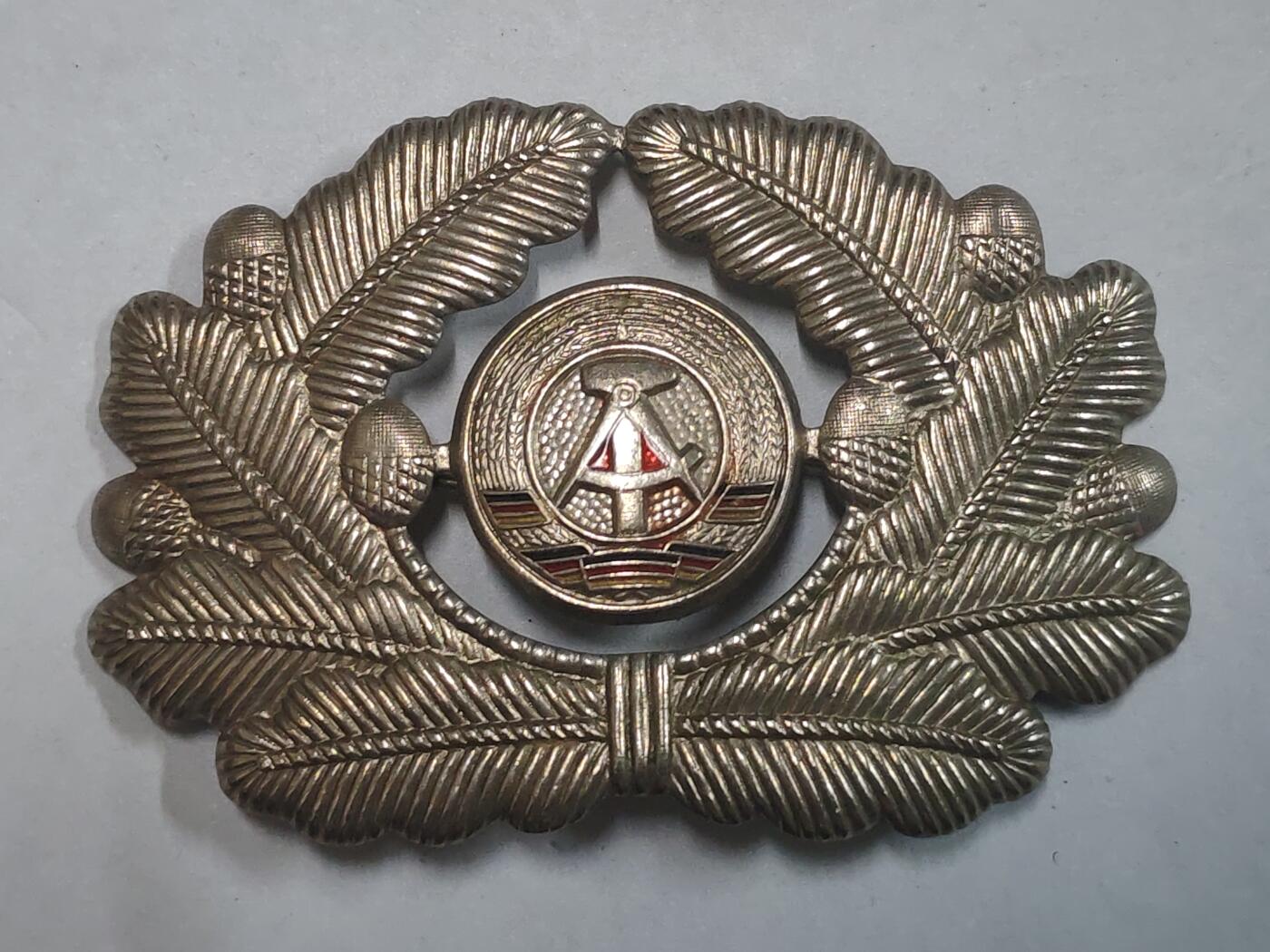 韵星假日拍卖第三十期 -- Rimey Holidays Auction 30 民主德国军官帽徽