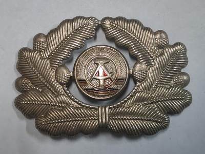 韵星假日拍卖第三十期 -- Rimey Holidays Auction 30 - 民主德国军官帽徽