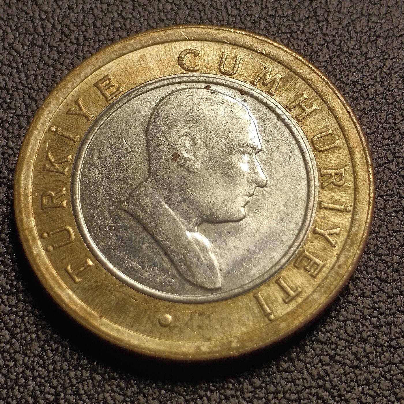 泉币菌-第127场-精品福利场(115场之后的本周末发货，感谢理解) 原光UNC 首年 土耳其2005年50新里拉双色硬币 23.85毫米 6.9克 铜钱纪念币