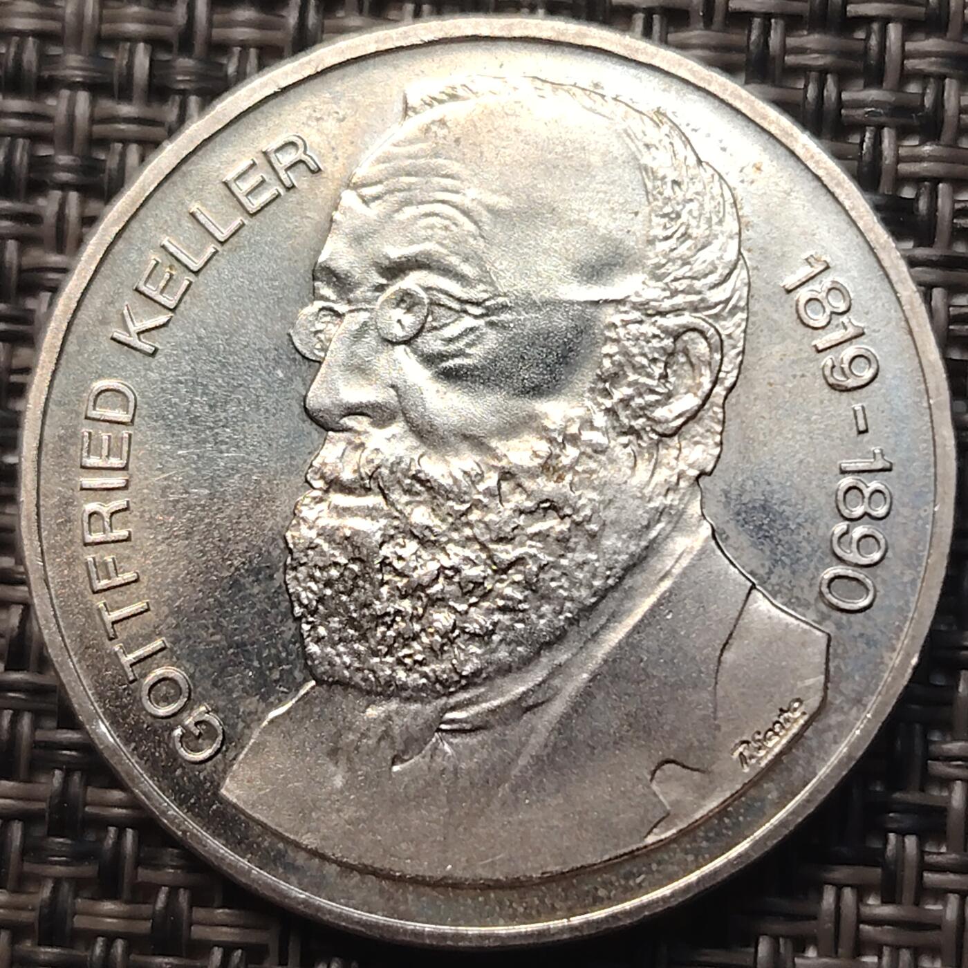 布加迪🐬～世界钱币(上海)🌾第 257 期 /  各国套币和散币