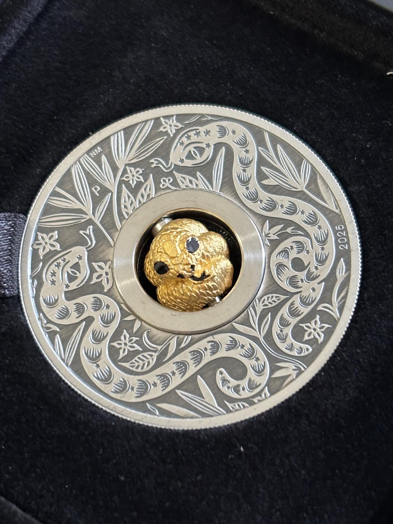 第181期拍卖 图瓦卢2025年中国生肖系列蛇年蛇来运转仿古银币，999银，发行6000枚，