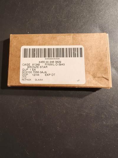 老王徽章第161期 - 美国铜星勋章    二战版本    原盒