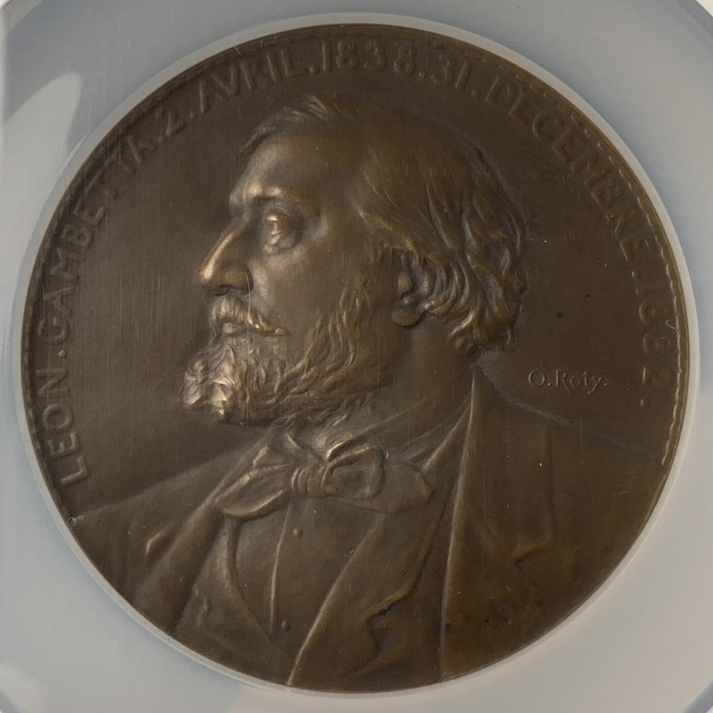 掌中浮雕-藏着的欧洲第040场 NGC MS63 : 1882年法国政治家莱昂·甘必大（Léon Gambetta）逝世纪念铜章，69mm，章牌大师奥斯卡.罗蒂Oscar Roty（1846-1911）作品