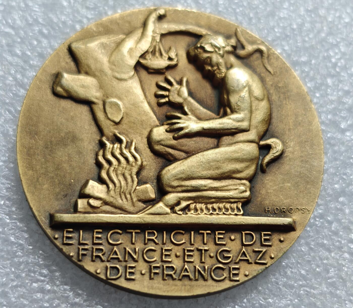 瓶子🏺第215期拍卖会   20世纪法国电力公司荣誉员工镀金纪念铜章