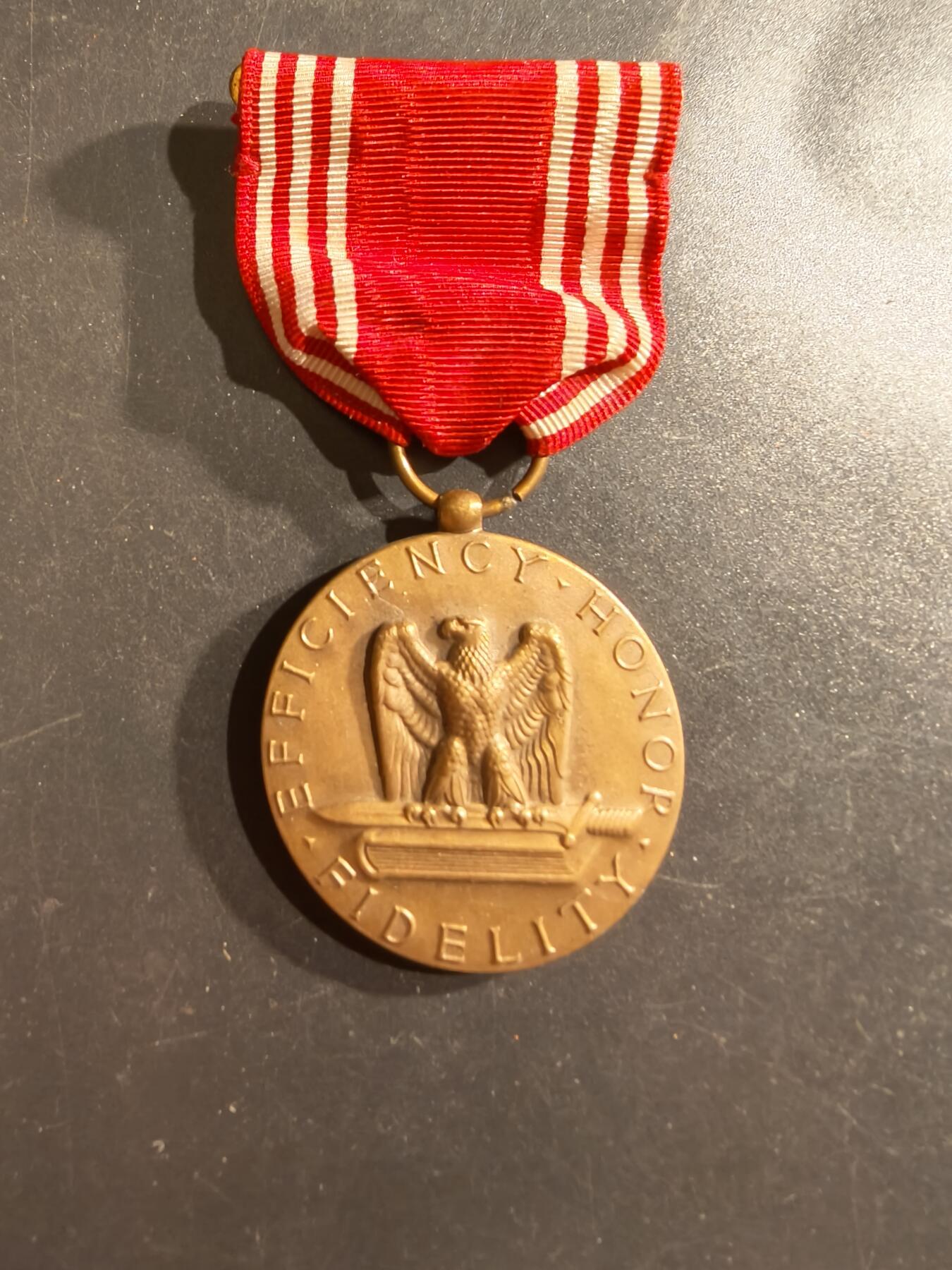 老王徽章第161期 美国陆军品德优良奖章    二战版本