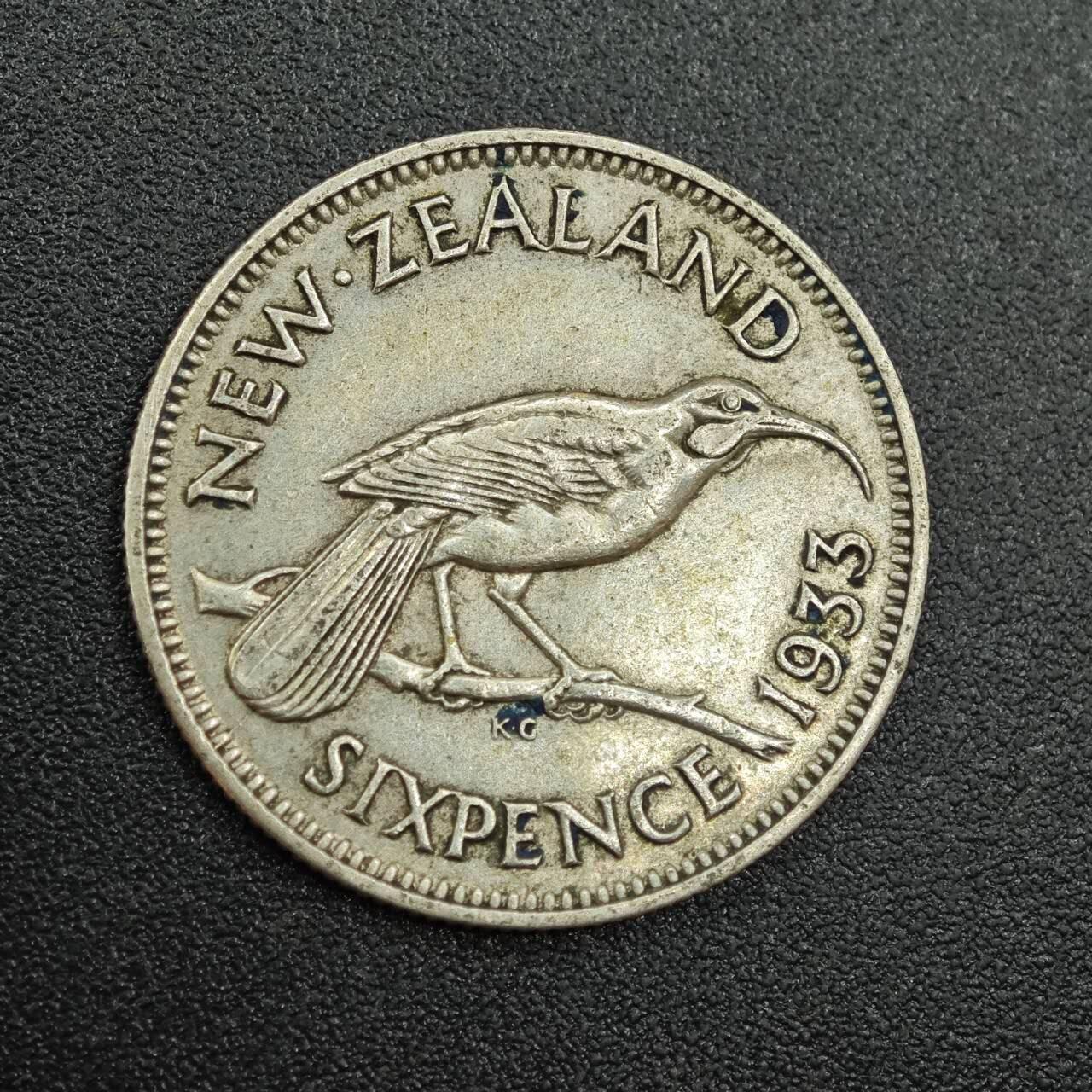 【淘币小摊】实时拍第七百八十八拍   散币小银币场   满百包邮可预留二周 每周一统一发货   新西兰1933年乔治五世6便士银币