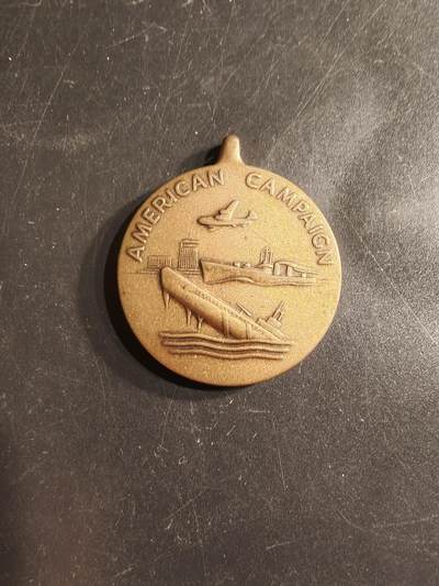 老王徽章第161期 - 美国二战美洲战区服役奖章    无绶带