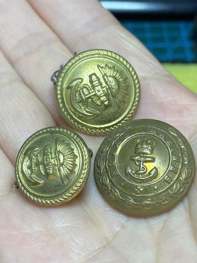 2025年第一百二十二场(总第一百四十八场）外国好品散币(免佣金) - 英国🇬🇧皇家机构铜纽扣3粒