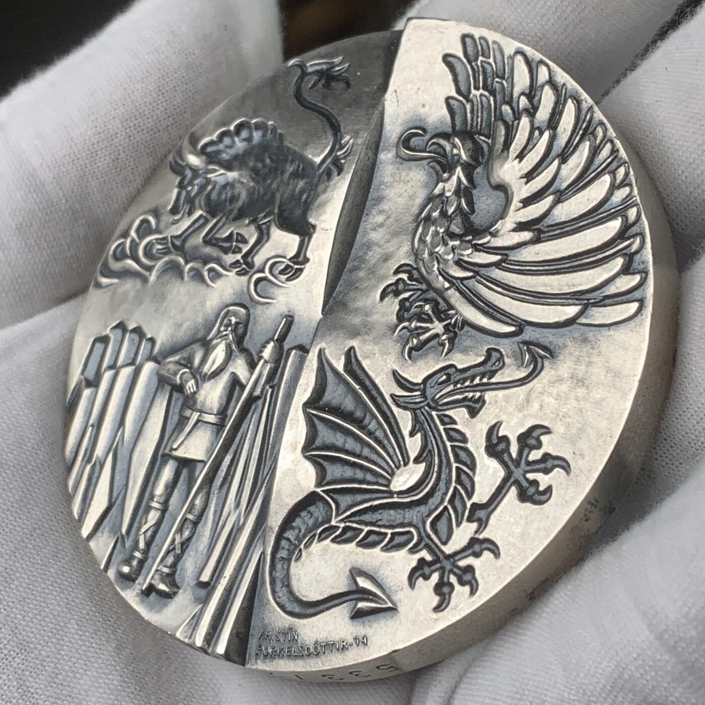 掌中浮雕-藏着的欧洲第040场 1974年冰岛建城1100年纪念，原盒，银章限量发行2000枚，银章（925）70mm/300g，铜章，70mm/310g