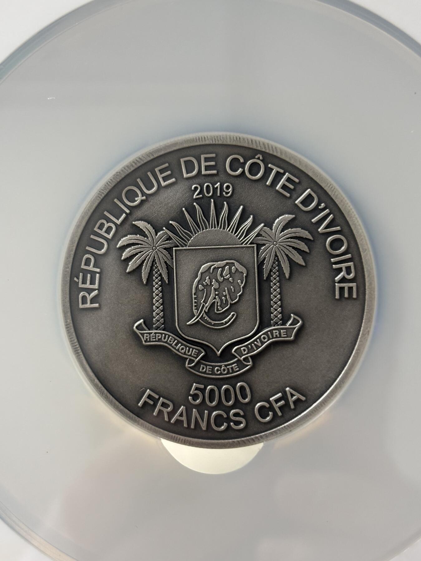 第181期拍卖 科特迪瓦2019年非洲五霸系列犀牛5盎司高浮雕银币NGC-MS70无原盒证书，999银