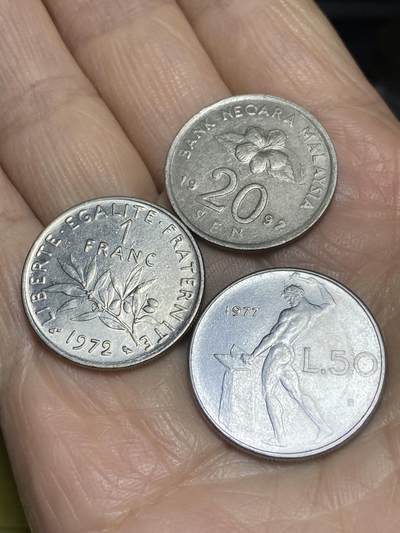 2025年第一百二十二场(总第一百四十八场）外国好品散币(免佣金) - 散币3枚：意大利🇮🇹1977年50里拉，法国🇫🇷1972年1法郎，马来西亚🇲🇾1992年20仙